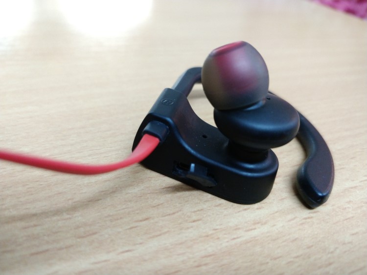  WIRELESS EARPHONES